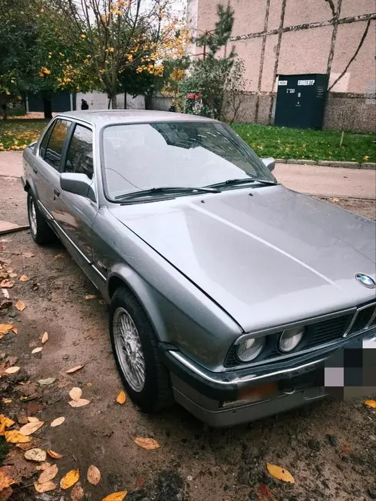 BMW E30