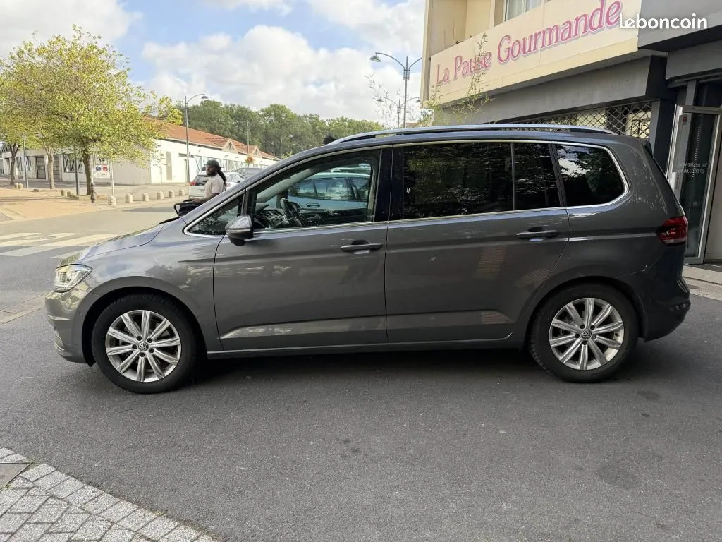 Volkswagen Touran 2016 photo 2