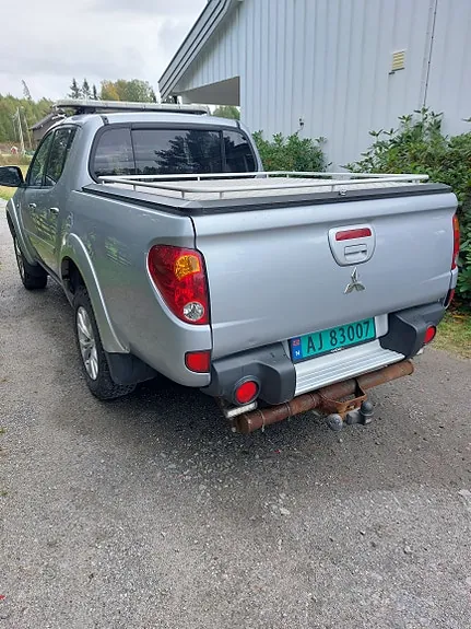 Mitsubishi L200 2015 photo 2