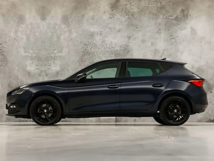 Seat Leon 2022 photo 2