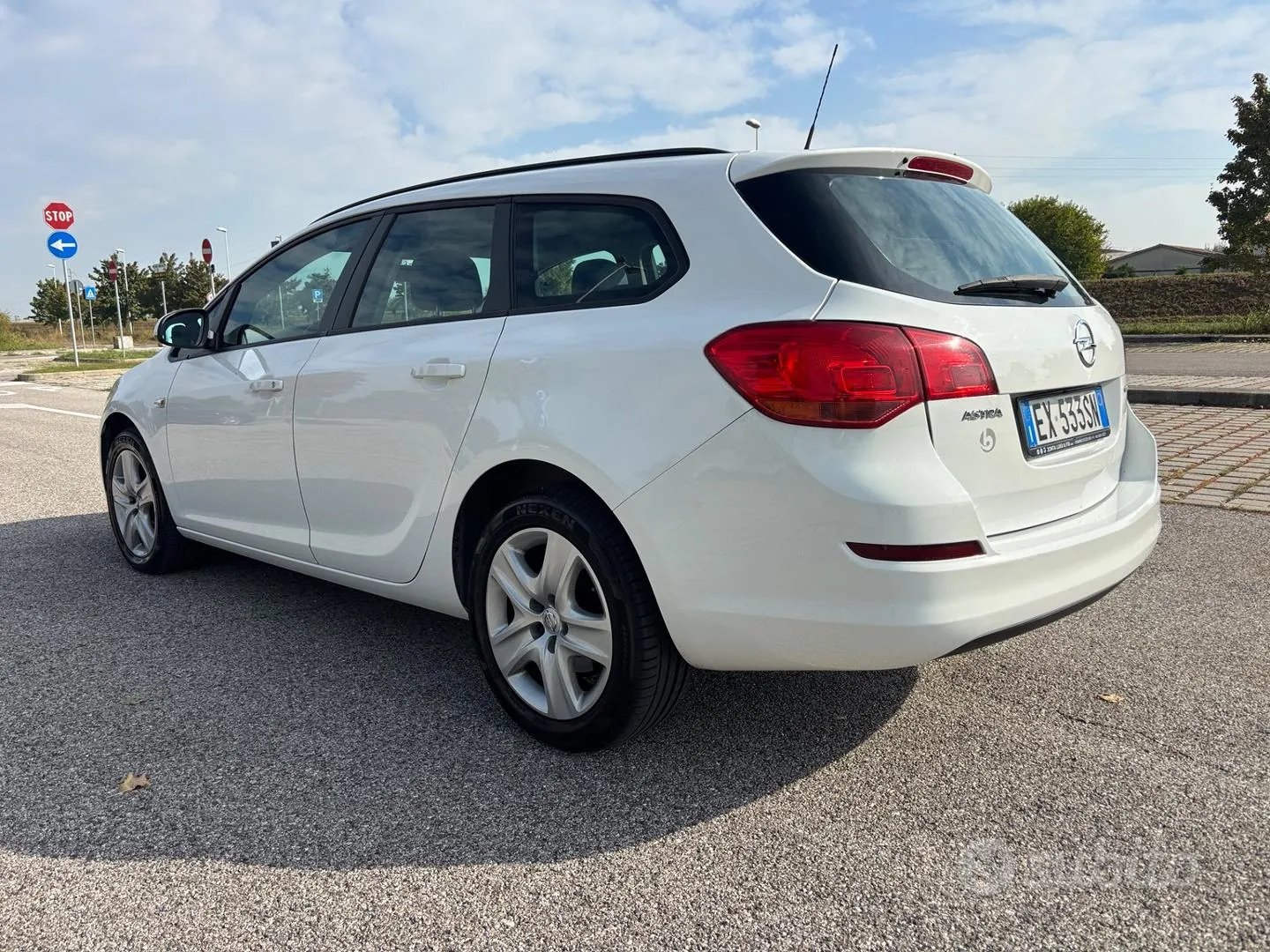 Opel Astra 2014 photo 3