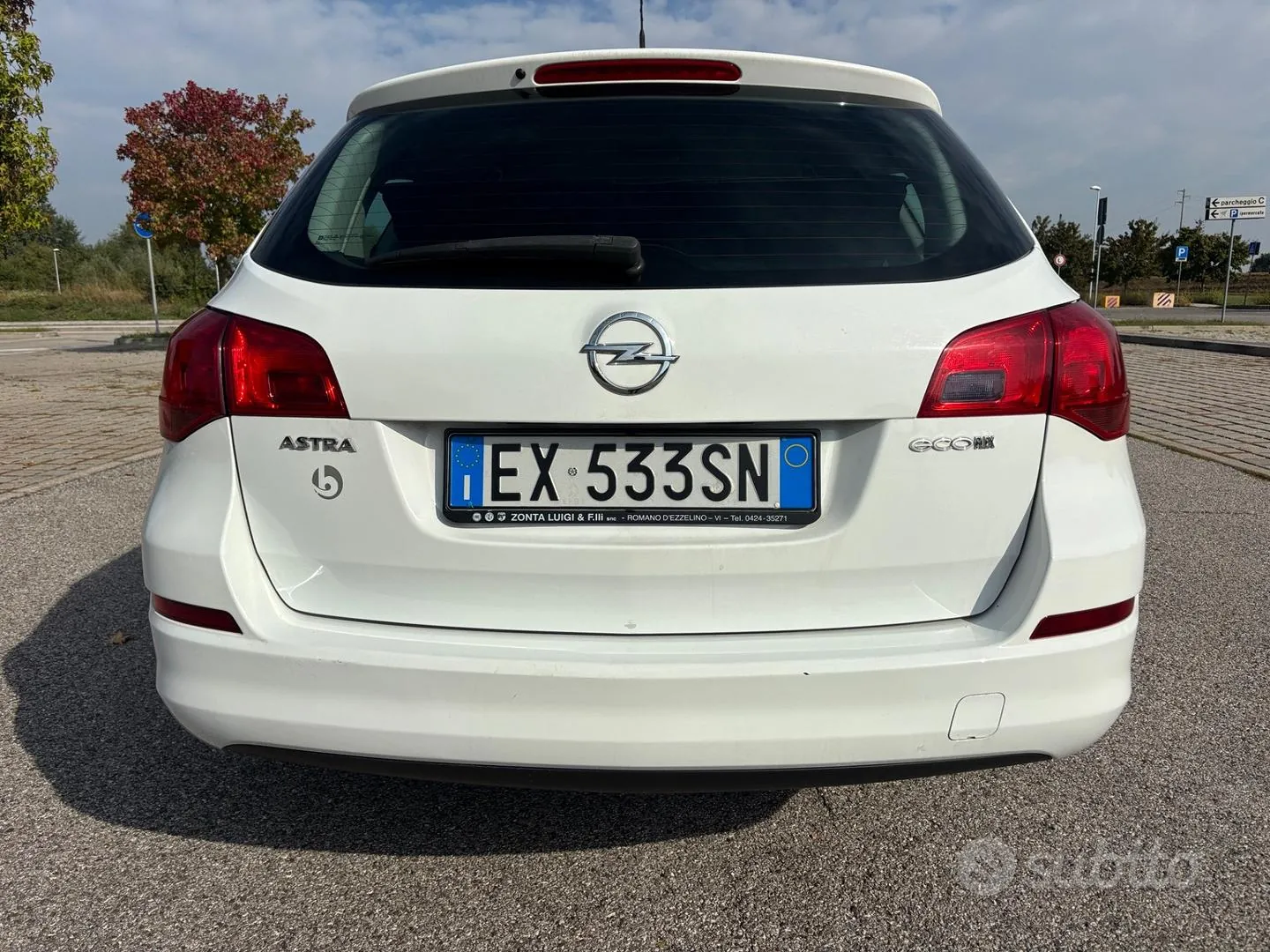 Opel Astra 2014 photo 4