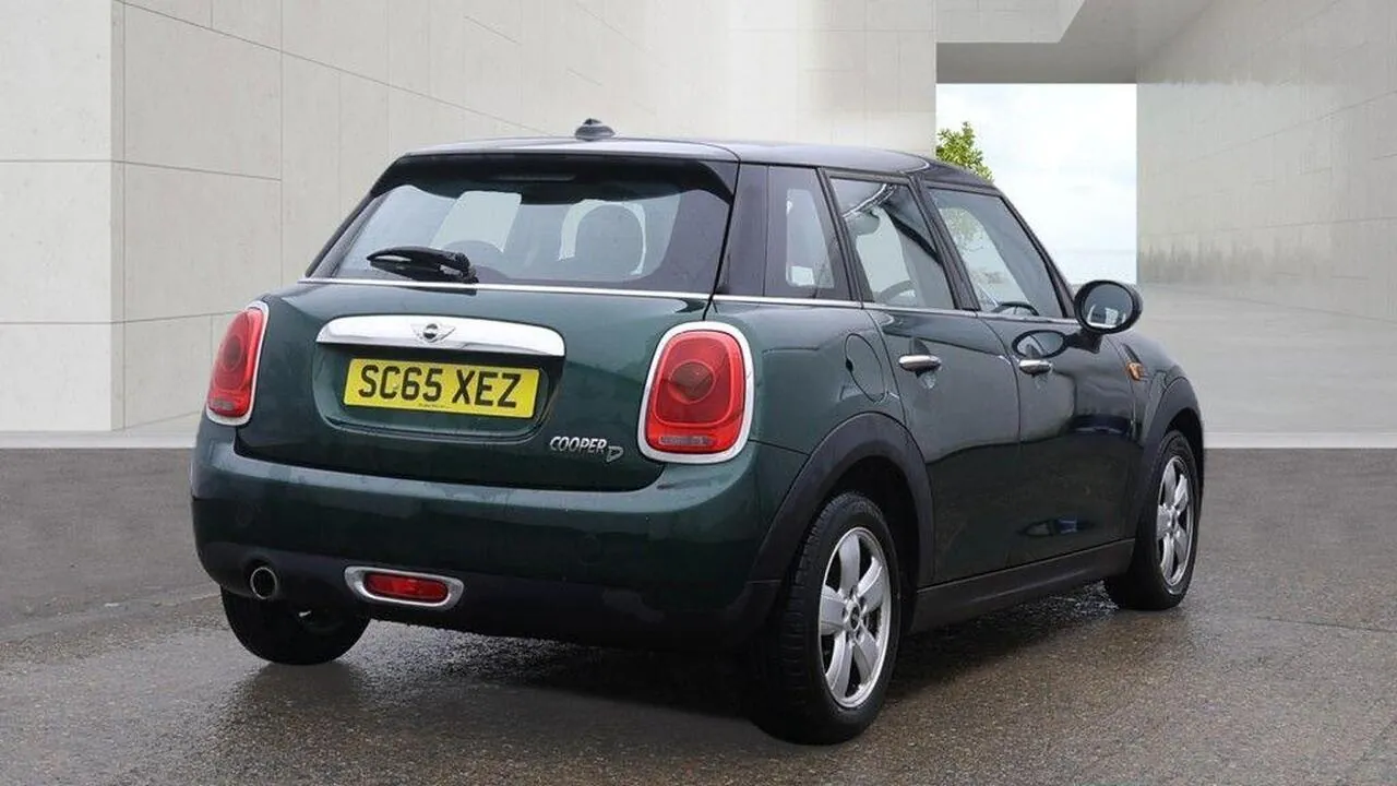 Mini Hatch 2015 photo 4