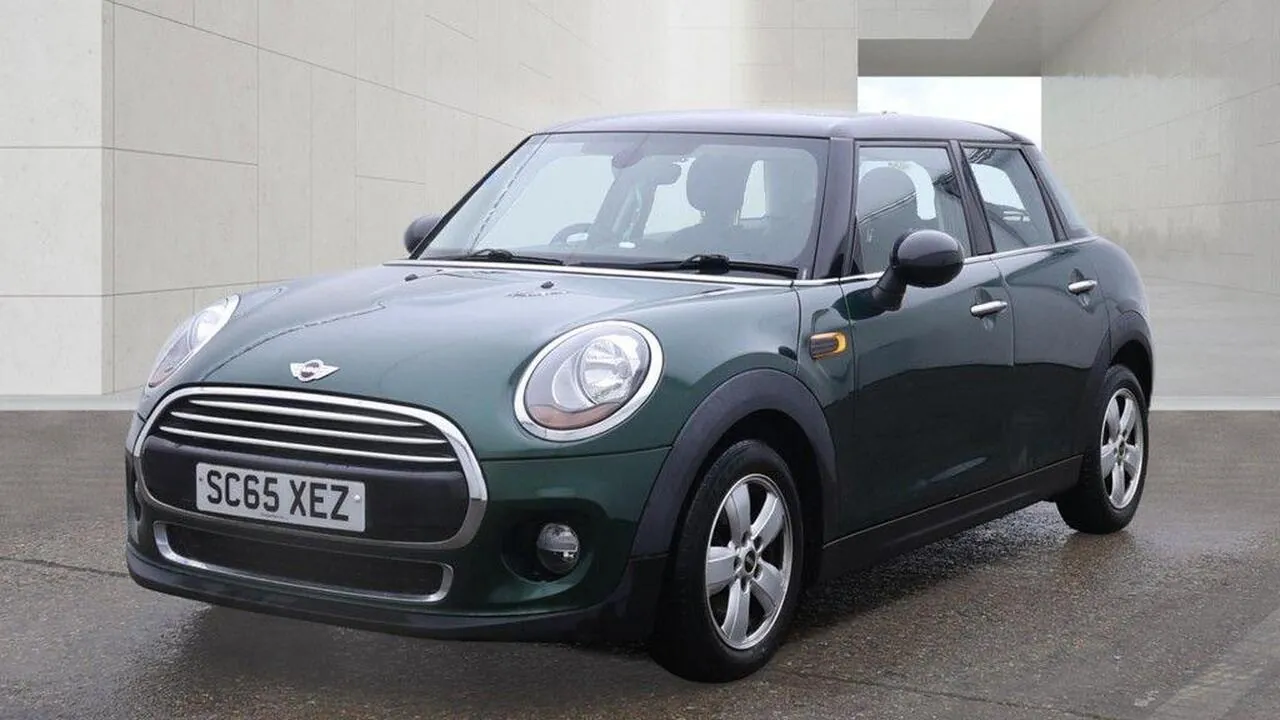 Mini Hatch 2015 photo 2