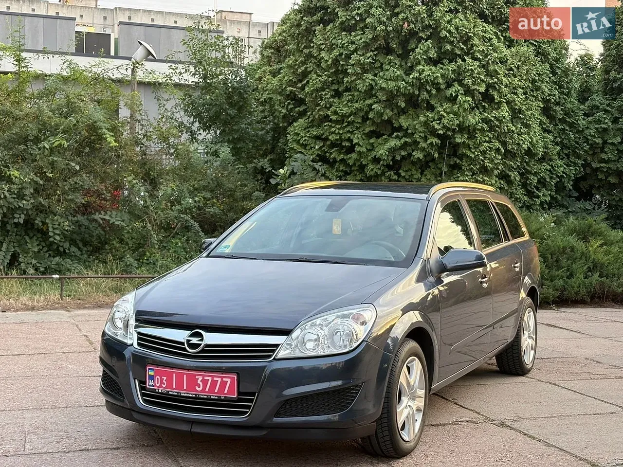 Opel Astra 2009 photo 2