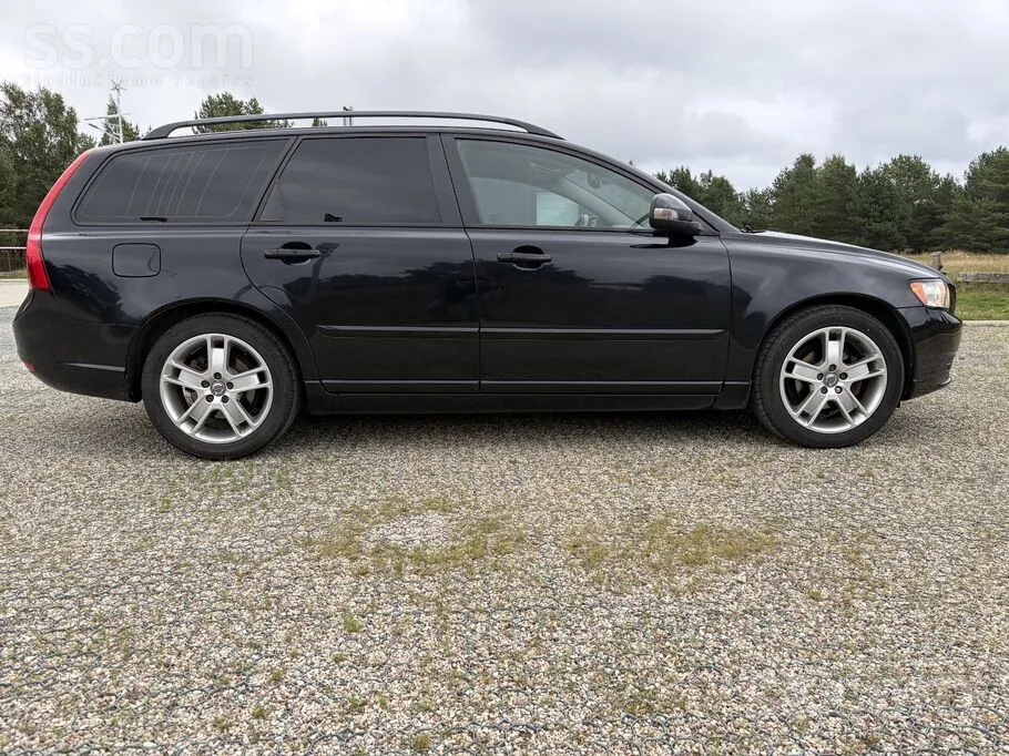 Volvo V50 2010 photo 5