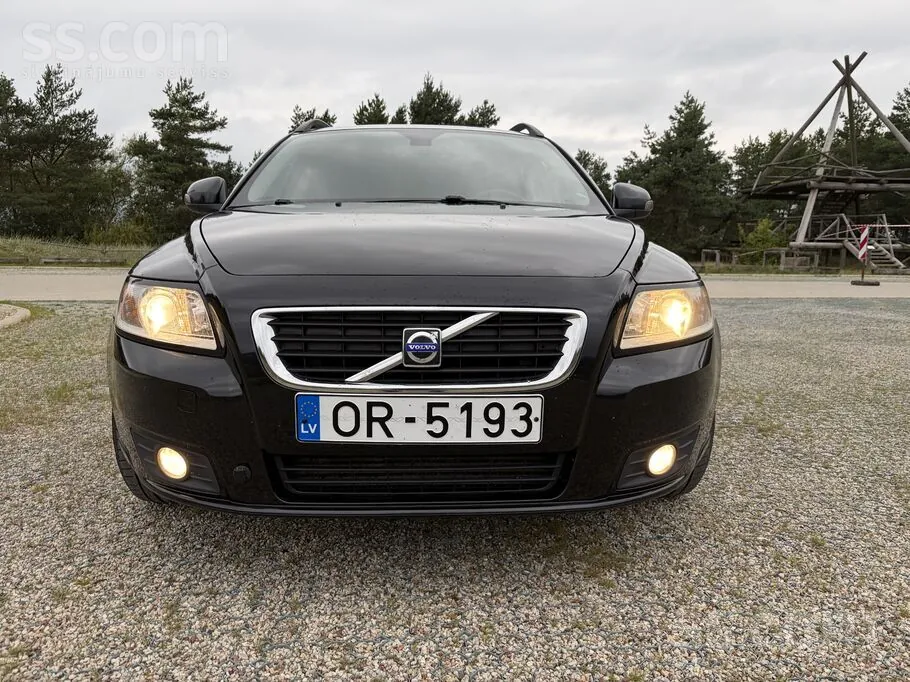 Volvo V50 2010 photo 2
