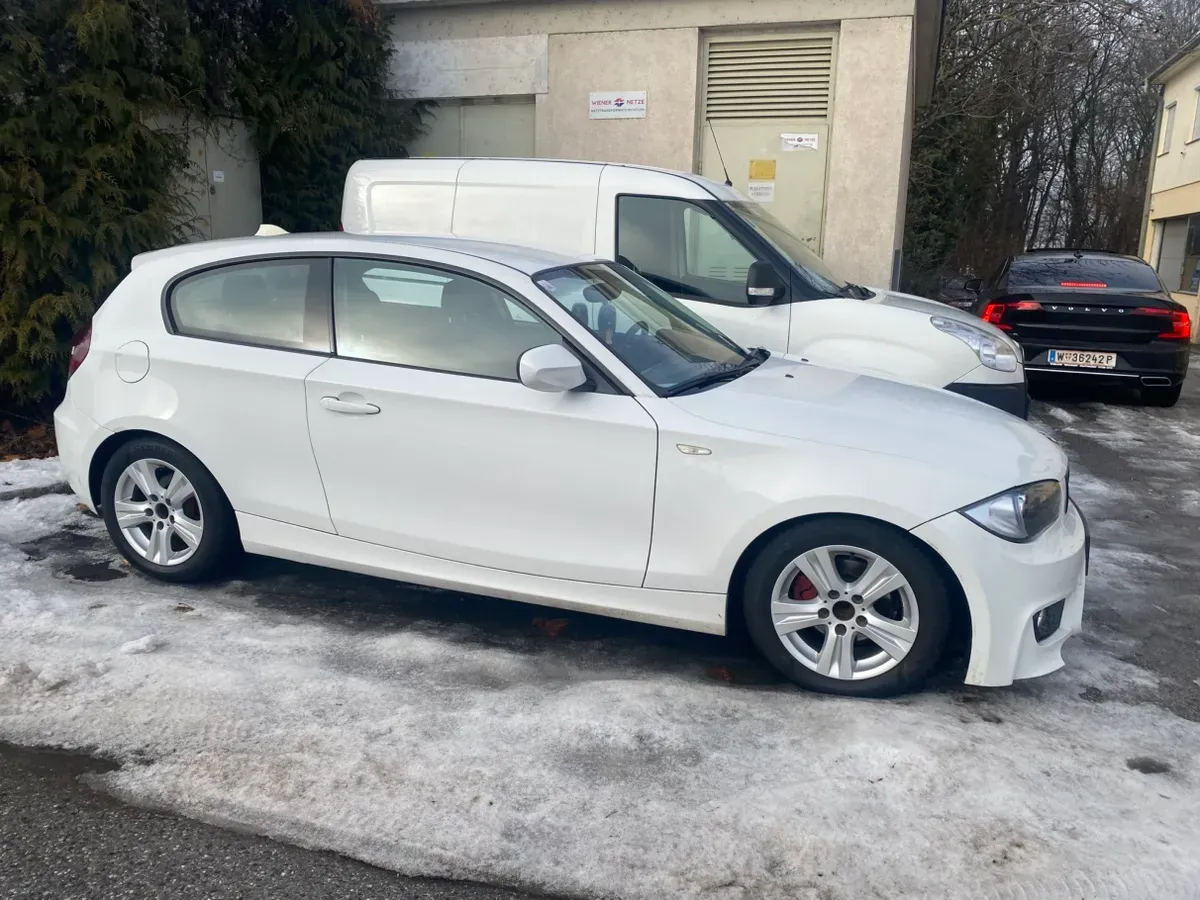 BMW 1 Series 2009 photo 3