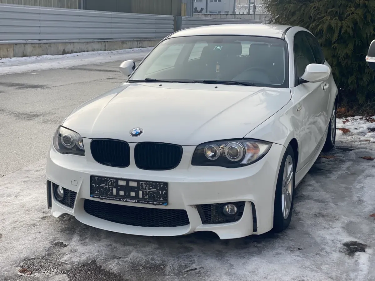 BMW 1 Series 2009 photo 2