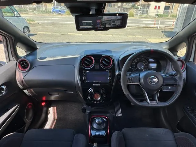 Nissan Note 2019 photo 2