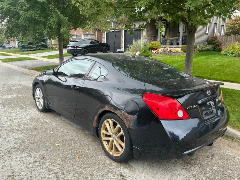 Nissan Altima 2010 photo 2