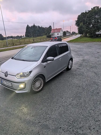 Volkswagen Up 2013 photo 2