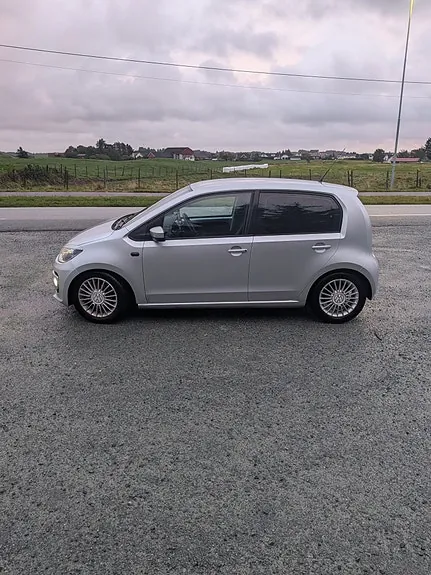 Volkswagen Up 2013 photo 3