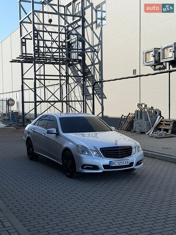 Mercedes-Benz E-Class 2010 photo 3
