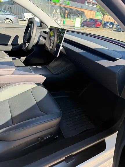 Tesla Model 3 2023 photo 5