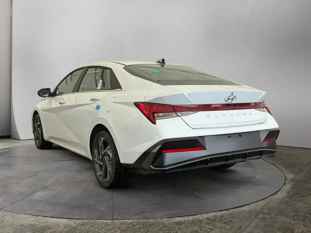 Hyundai Elantra 2026 photo 2