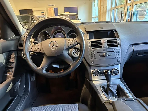 Mercedes-Benz C180 2010 photo 5