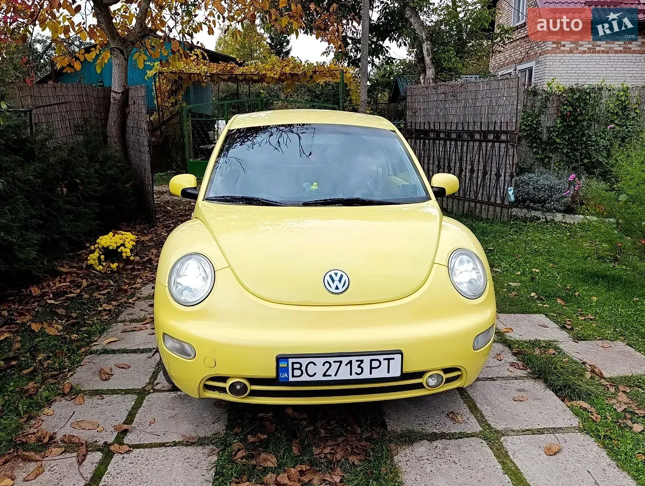 Volkswagen Beetle 2000 photo 2