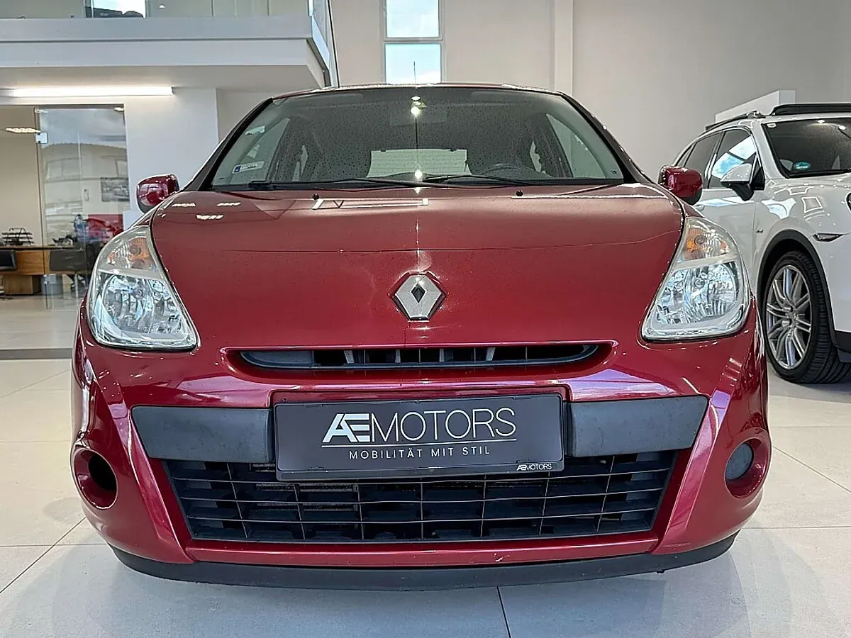 Renault Clio 2010 photo 3