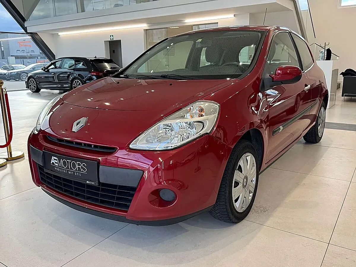 Renault Clio 2010 photo 2