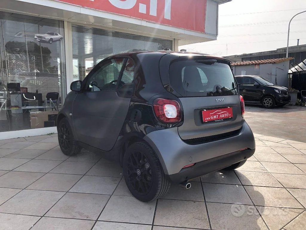 Smart Fortwo 2019 photo 2