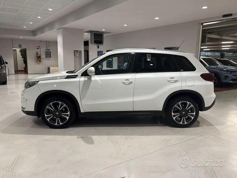 Suzuki Vitara 2022 photo 2
