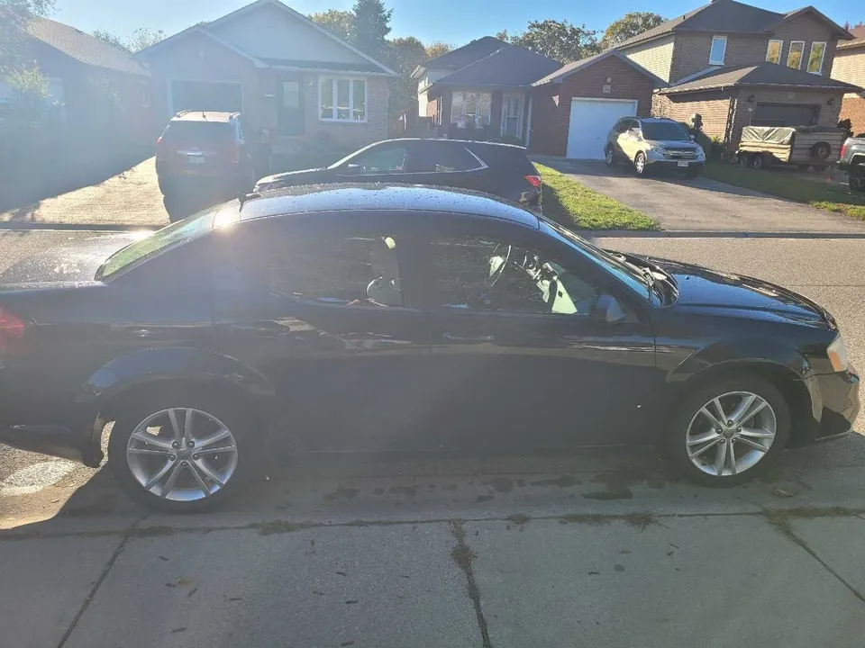 Dodge Avenger 2011 photo 4