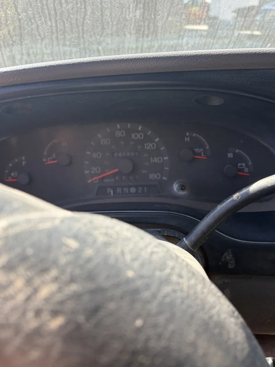 Ford E-250 2002 photo 3