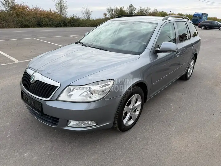 Skoda Octavia 2012 photo 2