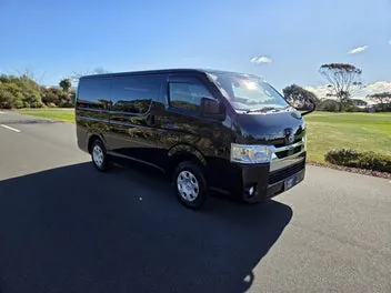 Toyota Hiace 2020 photo 2
