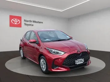 Toyota Yaris 2024 photo 2