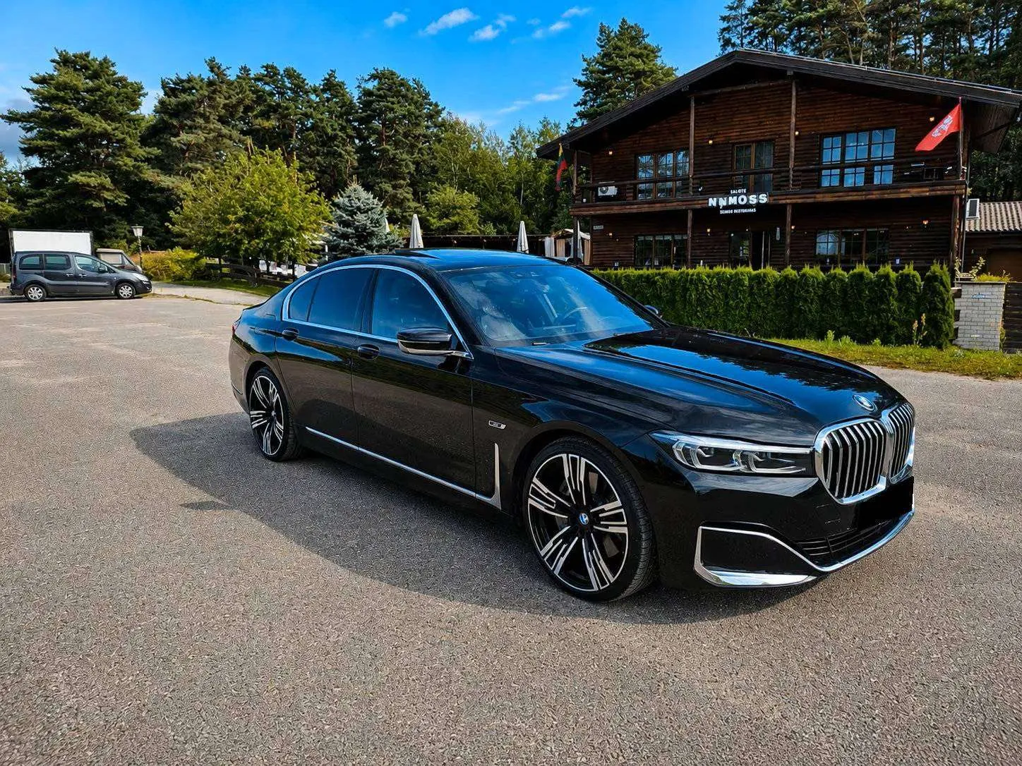 BMW 745E 2020 photo 2