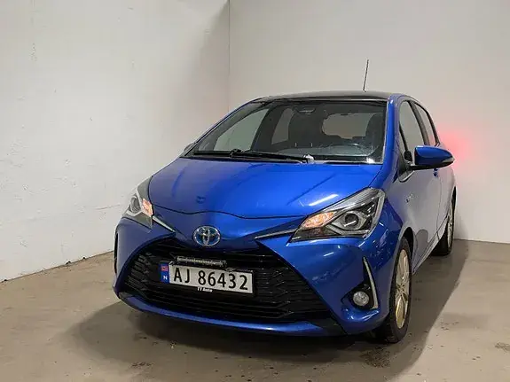 Toyota Yaris 2017 photo 2