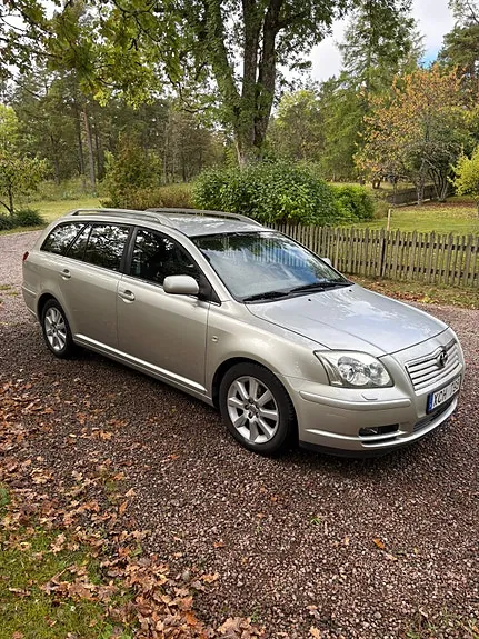 Toyota Avensis 2005 photo 2