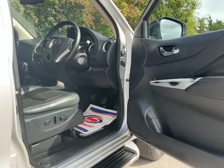 Nissan Navara 2021 photo 2