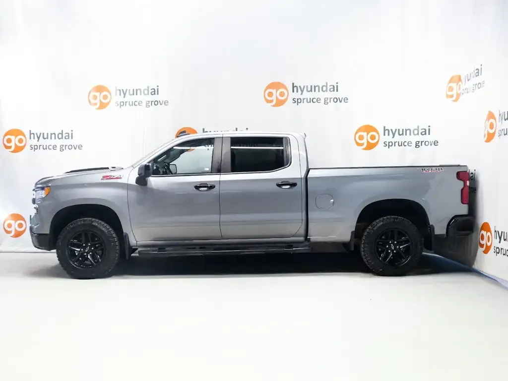 Chevrolet Silverado 1500 2023 photo 3
