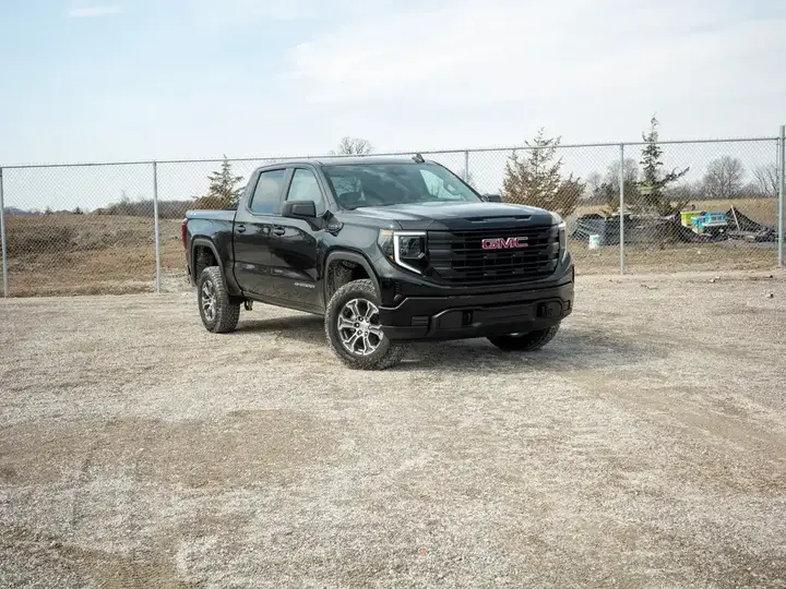 GMC Sierra 1500 2026 photo 2