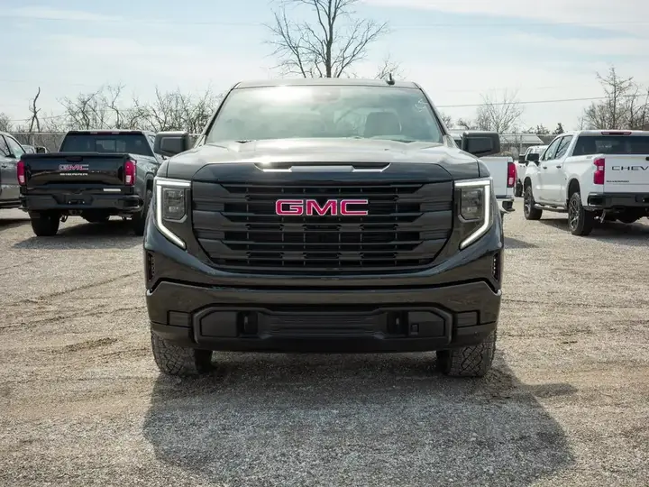 GMC Sierra 1500 2026 photo 3