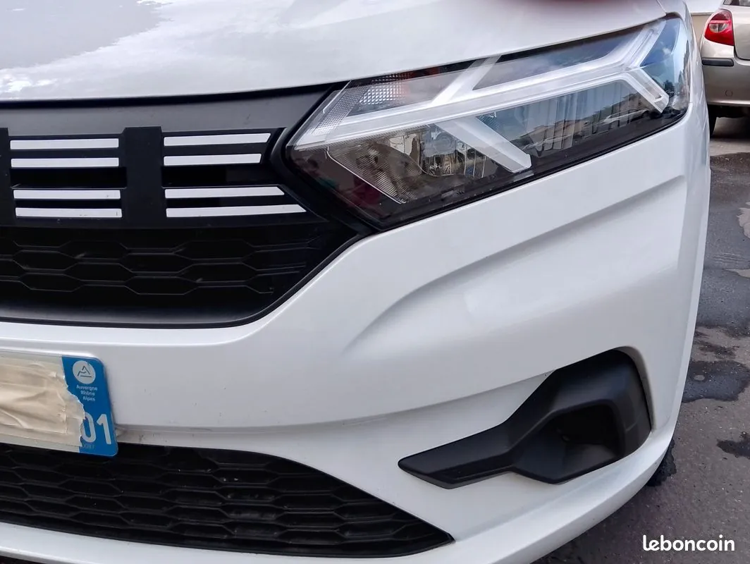 Dacia Sandero 2025 photo 2