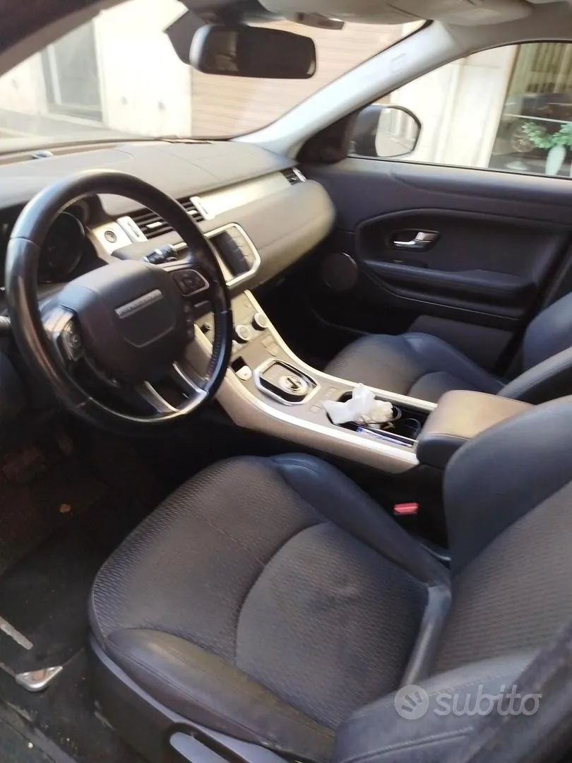 Land Rover Range Rover Evoque 2018 photo 4