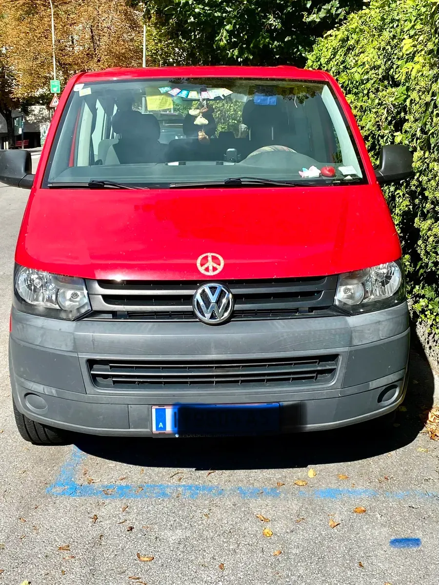 Volkswagen Caravelle 2011 photo 2