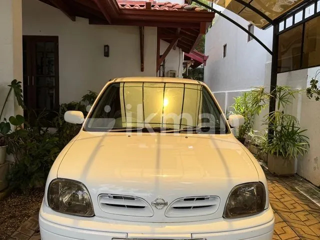 Nissan March 2001 photo 2