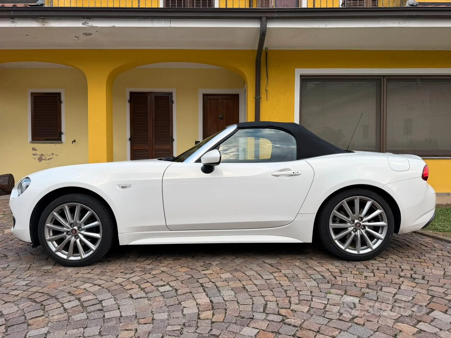 Fiat 124 Spider 2019 photo 2