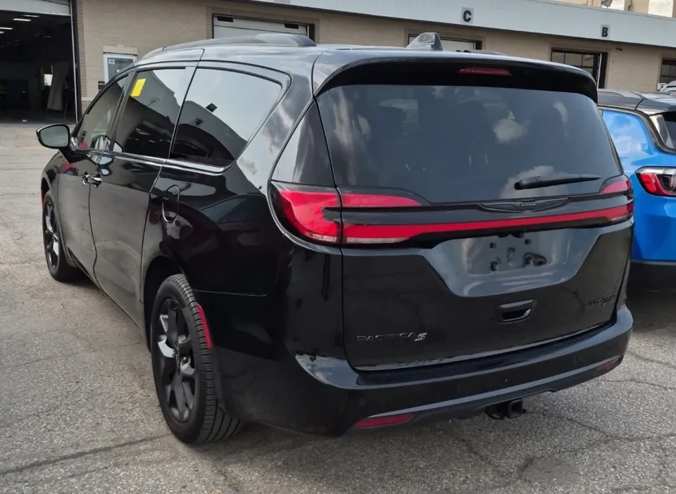 Chrysler Pacifica 2026 photo 4