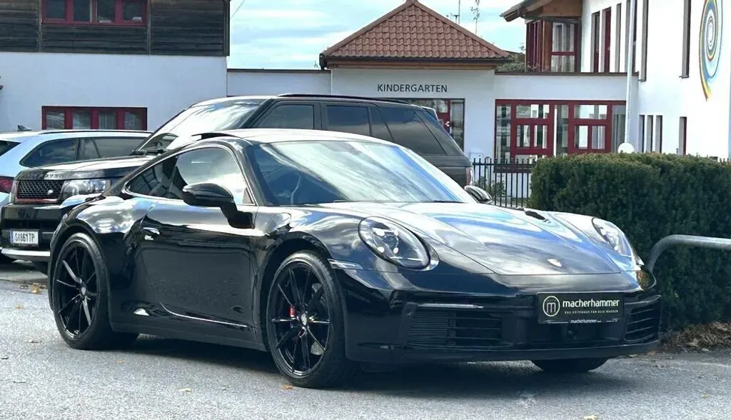 Porsche 911 2020 photo 2