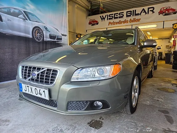 Volvo V70 2010 photo 2