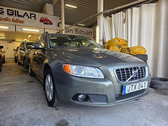Volvo V70 2010 photo 3