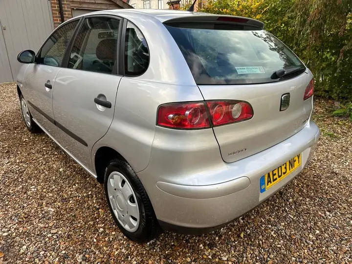 Seat Ibiza 2003 photo 4