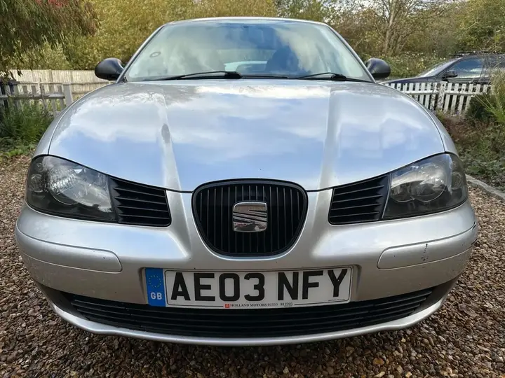 Seat Ibiza 2003 photo 2
