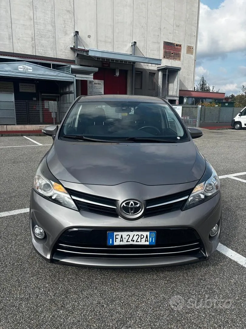 Toyota Verso 2015 photo 3